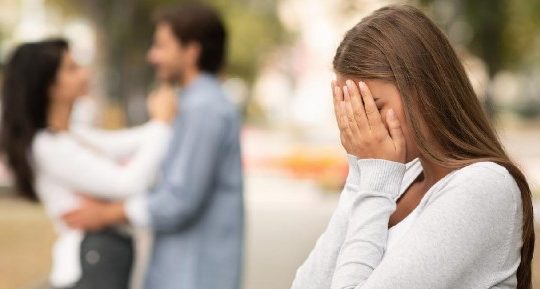 5 Arti Mimpi Suami dengan Wanita Lain
